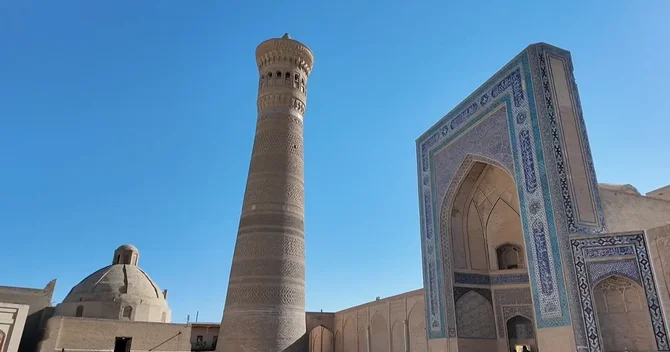 Baku TV : Kalyan minarəsi Buxaranın tarixini bu günə daşayan möhtəşəm abidələrdən biridir