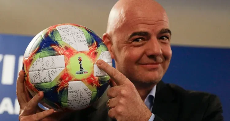 UEFA İnfantinonun planlarını sərt tənqid edib