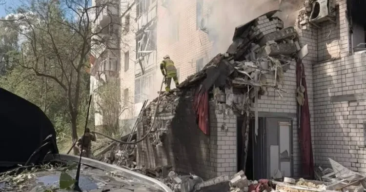 Rusiya ordusu Çerniqovda binaya dron zərbəsi endirdi 14 yaralı