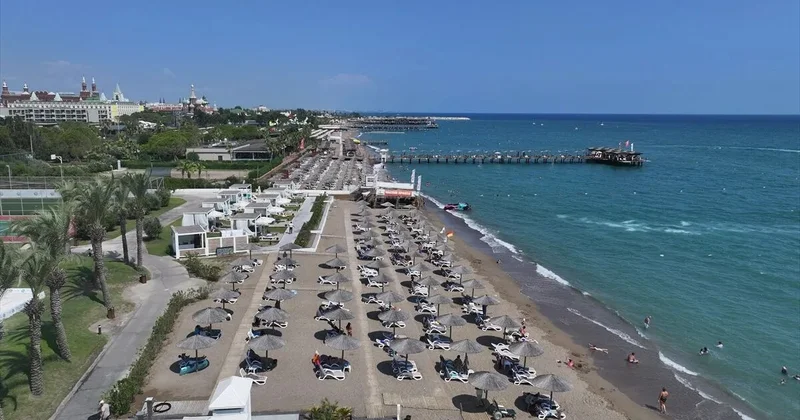 Antalyaya gələn xarici turistlərin sayı 10 milyonu ötüb