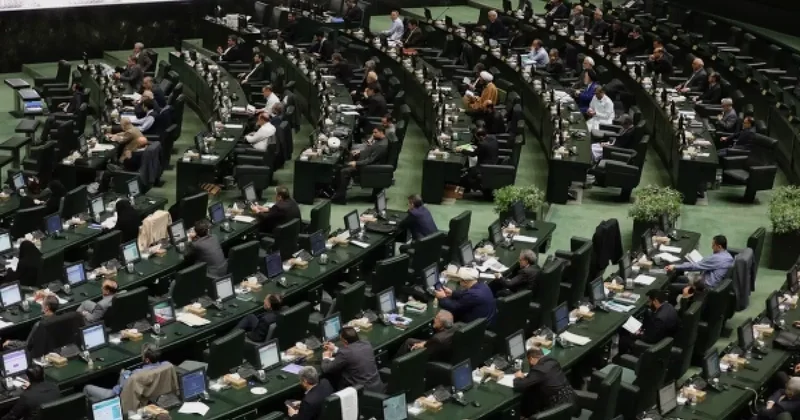 В иранском парламенте погас свет во время обсуждения энергокризиса