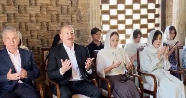 İlham Əliyevdən Buxarada İsmayıl Samani türbəsini ziyarətlə bağlı PAYLAŞIM
