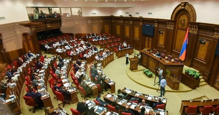 Ermənistan Parlamentinin sədri:Rusiya ilə dialoqu davam etdirməyə hazıram