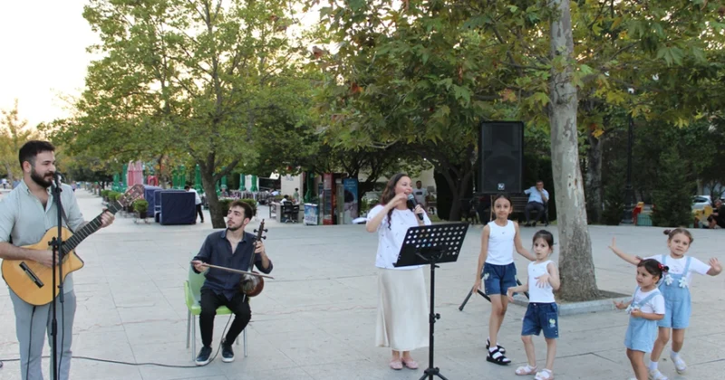 Bakının parklarında açıq hava konsertləri davam edir