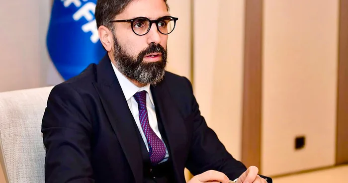 Rövşən Nəcəfdən milliyə təbrik