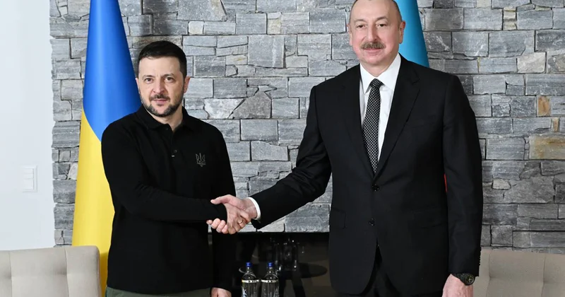Əliyev Zelenskini təbrik etdi