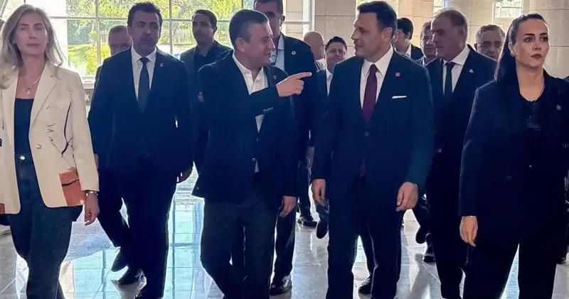 İstanbulda gərginlik Polis CHP qurultayına müdaxilə etdi