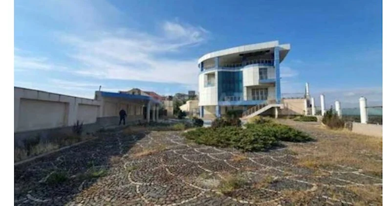 AYNA rəhbərinin milyonluq villa alması narazılıq yaratdı VİDEO