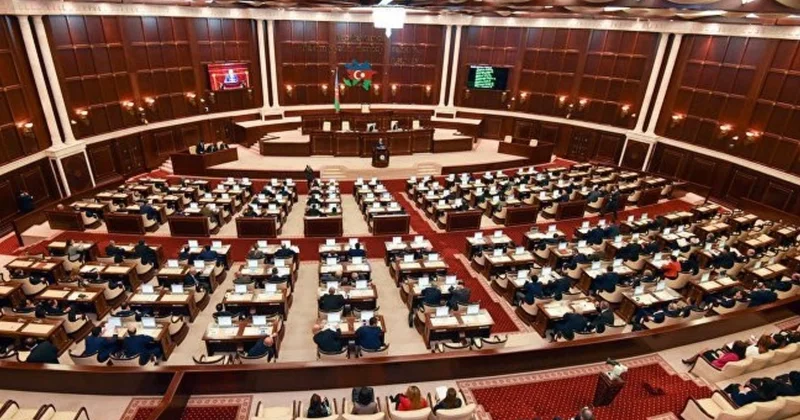Milli Məclisdə Azərbaycan Serbiya birgə brifinqi keçirilir