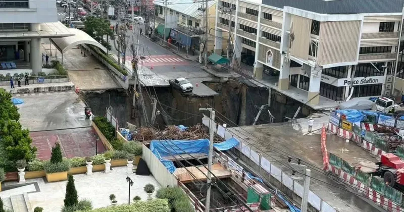 Воронка до 50 метров глубиной: в Бангкоке из за строительства метро провалилось шоссе ФОТО/ВИДЕО