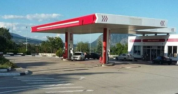 Крым остался без бензина: заправки закрываются, маршрутки переполнены