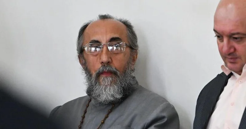 Ermənistanda arxiyepiskop hakimiyyəti devirməyə çağırışda təqsirli bilinib