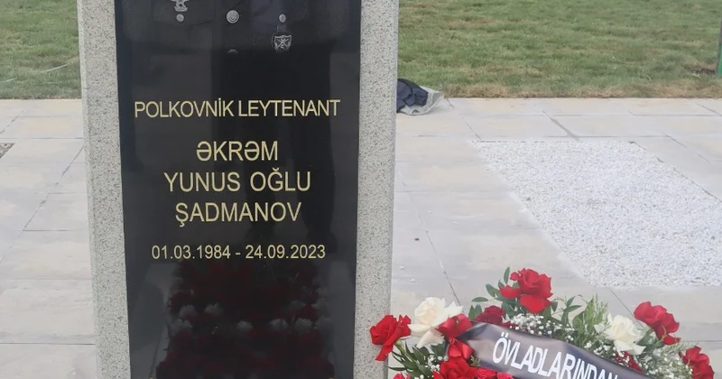 Şəhid Əkrəm Şadmanovun şəhadətinin ikinci ildönümü münasibətilə məzarı ziyarət olunub