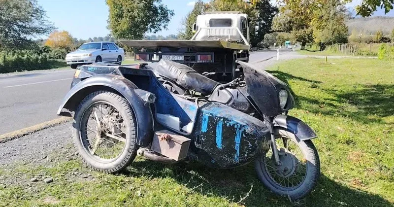 Zaqatalada motosikletlə maşın toqquşdu Xəsarət alanlar var