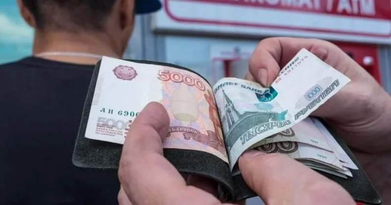 Xaricdən Azərbaycan pul köçürmələri niyə azalıb? Ekspert səbəbləri AÇIQLADI