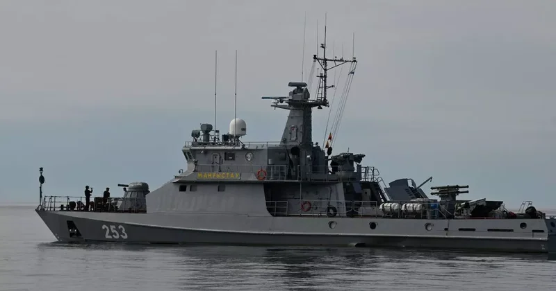Девять военнослужащих погибли в Каспийском море