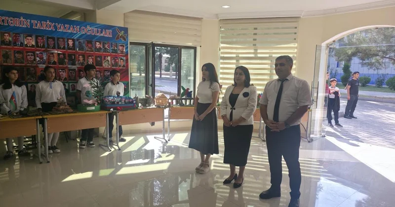 27 sentyabr Anım Gününə həsr edilmiş məktəblilərin rəsm və əl işlərindən ibarət sərgi keçirilib