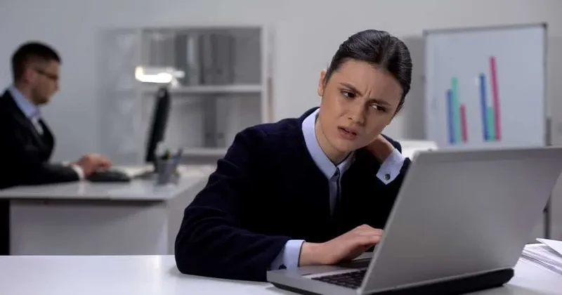 Saatlarla oturursunuzsa, bədəninizdə nə baş verir?