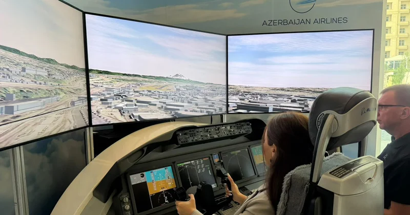 “Boeing 787 Dreamliner” uçuş simulyatoru nümayiş olundu Fotolar