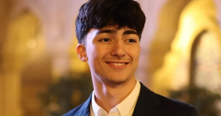 Nəhəng ali təhsil ocağı Kembricin 18 yaşlı azərbaycanlı tələbəsi Fotolar