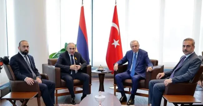 Ərdoğan Paşinyan görüşü hansı mesajları verdi? Türkiyəli ekspertdən ŞƏRH