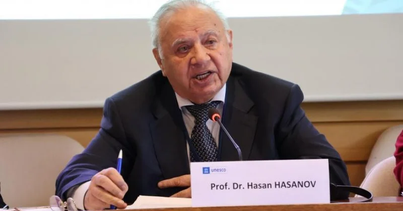 Həsənov: “İlbər Ortaylı deyirdi ki, azərbaycanlılar farsdan dönmədir”