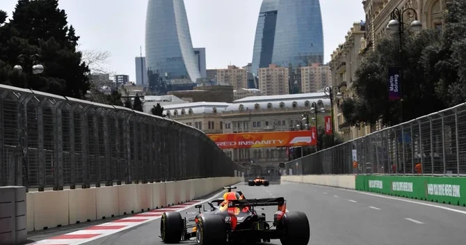 Bakıda Formula 1 həyəcanı başlayır: Qran prinin ilk günündə 5 yürüş keçiriləcək