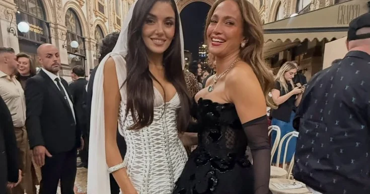 Hande Erçel CeyLo ilə bir arada Foto