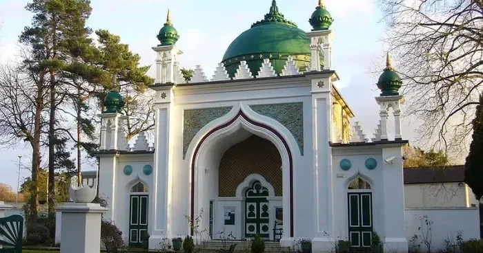 Britaniyada məscidlərin təhlükəsizliyinə maliyyə AYRILDI