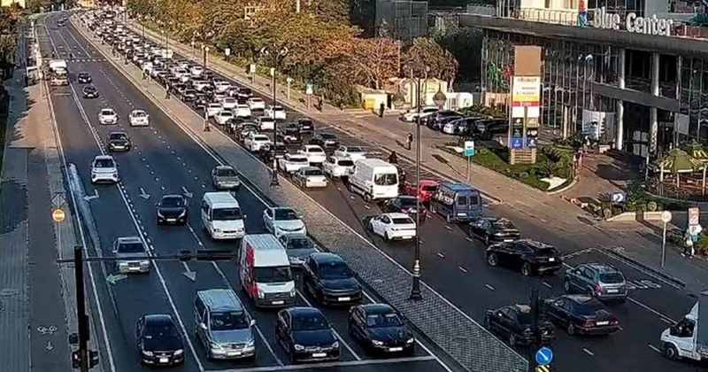 Bu istiqamətlərdə tıxac var Sürücülərin nəzərinə