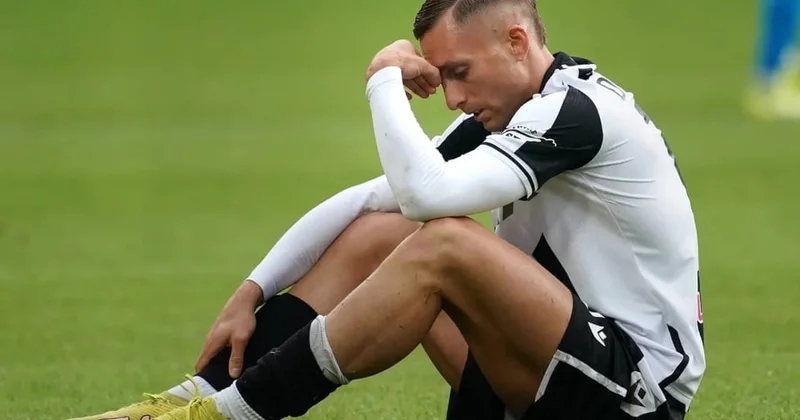 Həkimlər sağalacağına zəmanət vermir, lakin Deulofeu meydana qayıtmaq üçün hər gün məşq edir