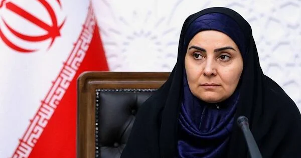 İranda qadın nazirlə aeroport qalmaqalı KONKRET