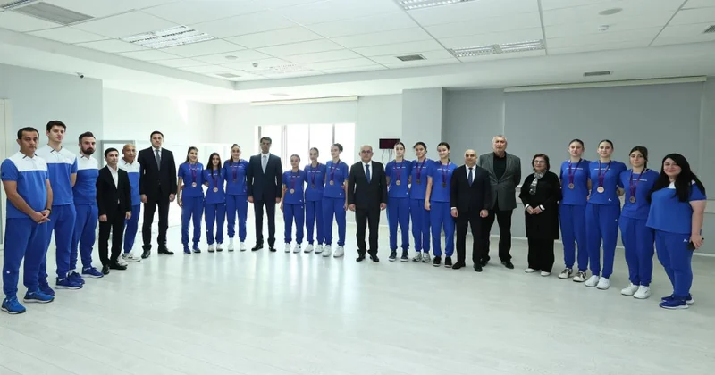III MDB Oyunlarında bürünc medal qazanmış Azərbaycan voleybolçuları ilə görüş olub