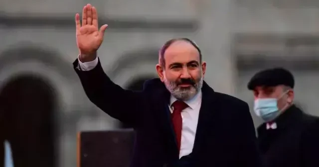 Partiya sədri: Paşinyan erməni toplumunu özünə inandıra bilib