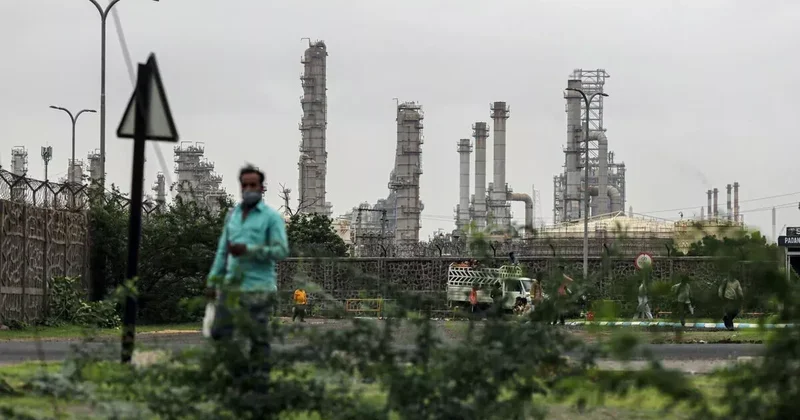 Индия переключилась на нефть из стран Ближнего Востока и США