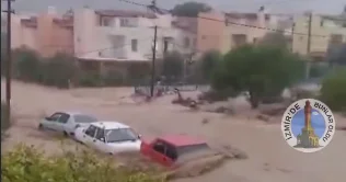 Турецкий Измир подтопило ВИДЕО