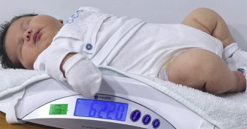 6 kilodan çox doğulan körpə gündəm oldu VİDEO