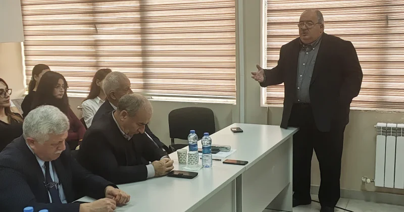 Bioelektrik siqnallarının ötürülməsi mexanizmi ilə bağlı elmi seminar keçirilib