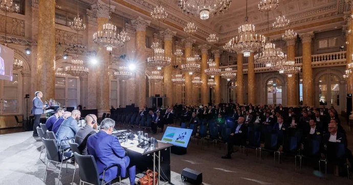 Tanınmış mühəndislər daxiliyanma mühərrikinin tarixə qovuşmayacağı qənaətindədirlər FOTO