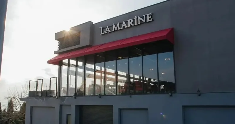 La Marine restoranı cərimələndi: İcazəsiz reklam yerləşdirib