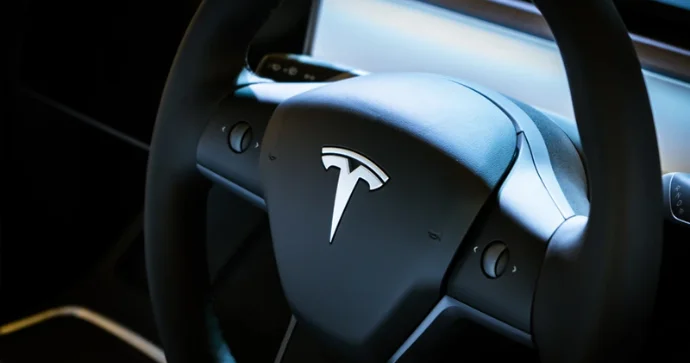 Tesla da yenidən məyusluq: Rekord satışlara baxmayaraq gəlirlərdə azalma
