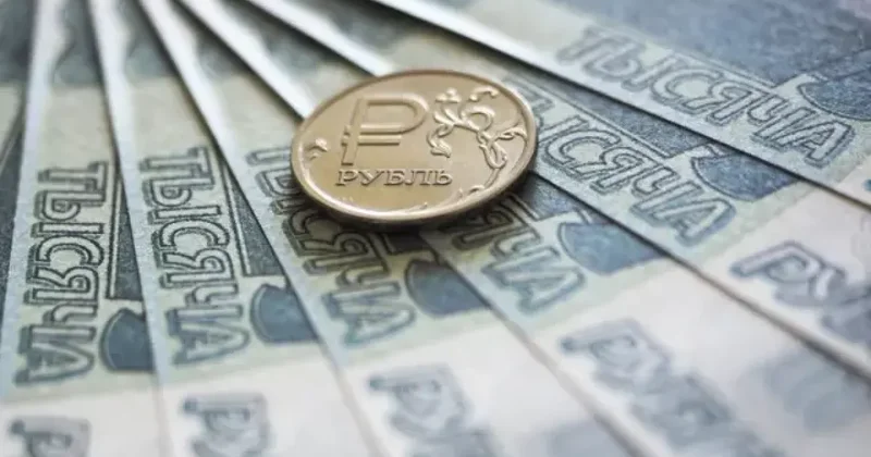 Bloomberg: Атаки ВСУ на нефтеперерабатывающие заводы РФ усиливают инфляционные риски