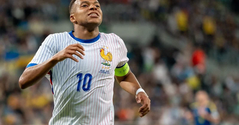 Mbappe “Real”ın heyətində ayın oyunçusu seçilib