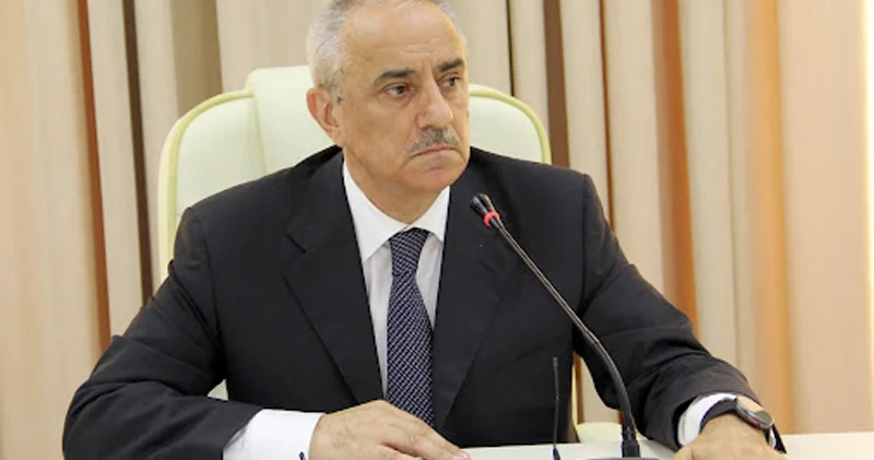 İcra başçısı köməkçisini, sürücüsünü və daha bir neçə şöbə müdirini işdən çıxardı