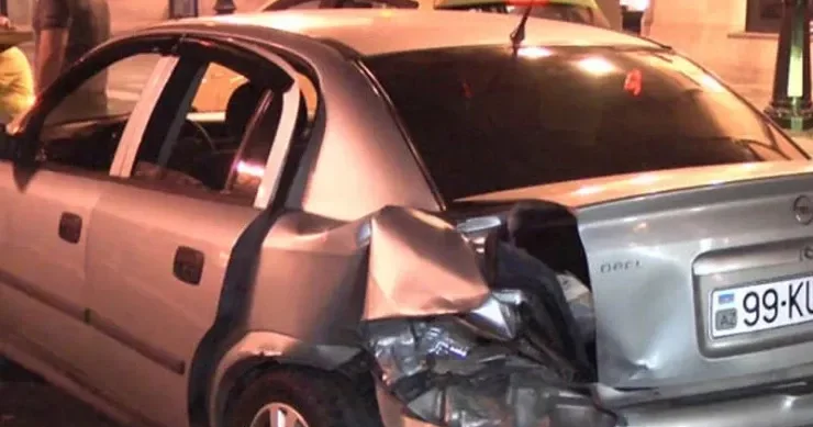 Qəbələdə iki Opel toqquşdu, 3 nəfər yaralandı