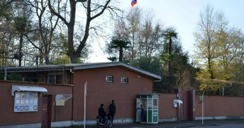 Rusiya səfirliyi diplomatların İrandan çıxarılması ilə bağlı iddialara münasibət bildirib