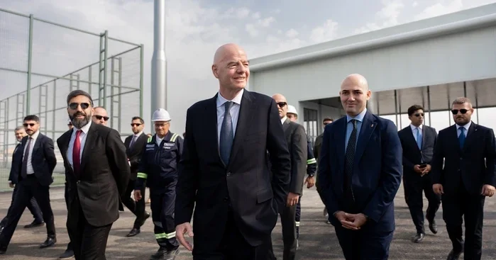 İnfantino Bakıda istefası ilə bağlı çağırışlara cavab verib