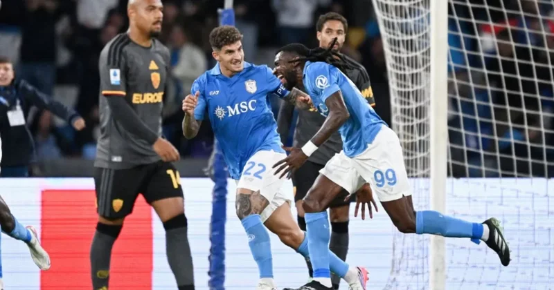 “Napoli“ “Roma“ ilə heç heçə etdi, baş məşqçi qırmızı vərəqə aldı