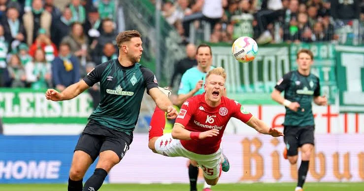 Bundesliqa: Bremenlilər dramatik matçda sevindi