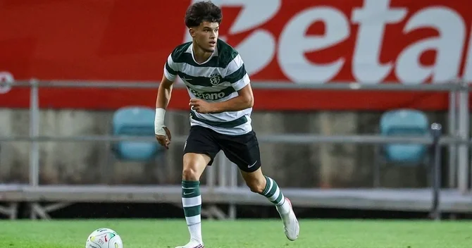Çelsi və Mançester Yunayted Sportinq in futbolçusu üçün mübarizə apara bilər